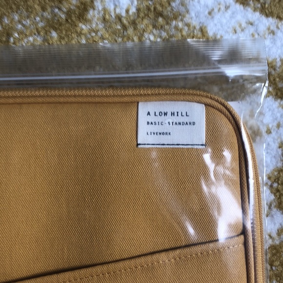 NWT Livework 13” Canvas Laptop Case with Sleeve in Mustard - Picture 2 of 4